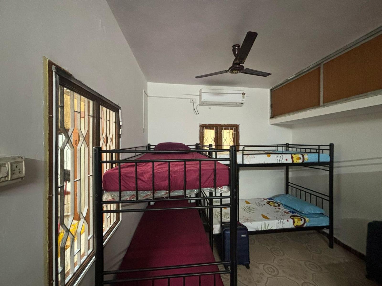 Hostel Madras Buitenkant foto